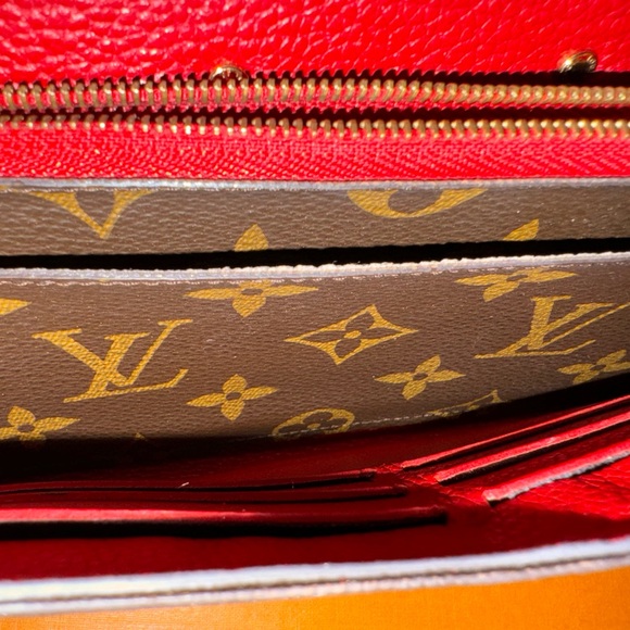 LOUIS VUITTON Monogram Pallas Wallet in Cerise Cherry. Monogram on toile canvas. - Picture 6 of 11